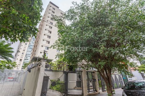 Image 71 - 810611