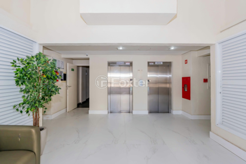Image 35 - 258257