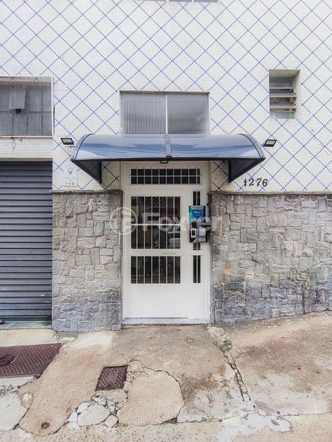 Image 32 - 876565