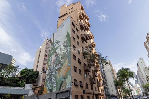 Image 19 - 896805