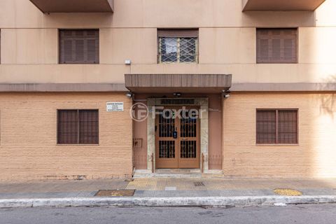 Image 21 - 896805