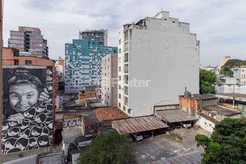 Image 23 - 896805