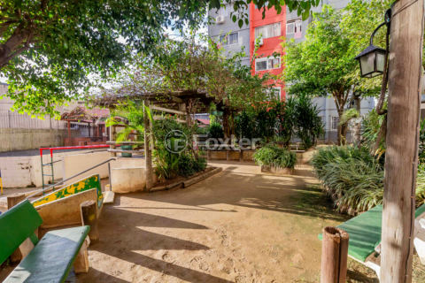Image 33 - 883240