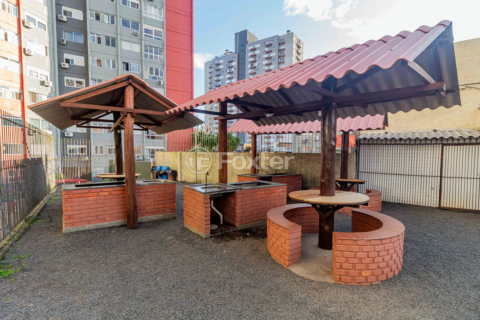 Image 35 - 883240