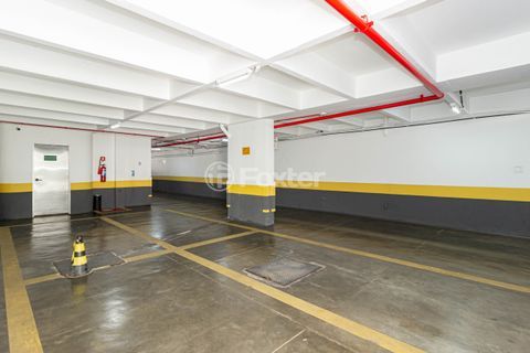 Image 34 - 877607
