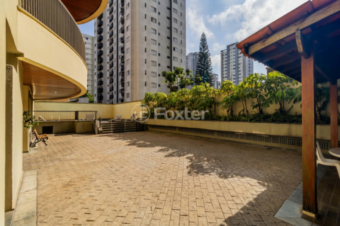 Image 21 - 1020590