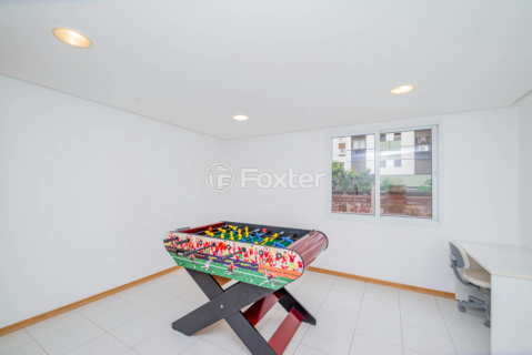 Image 66 - 931095