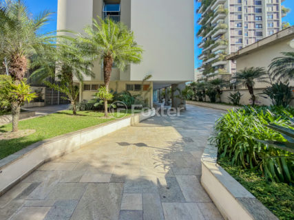 Image 30 - 1018536