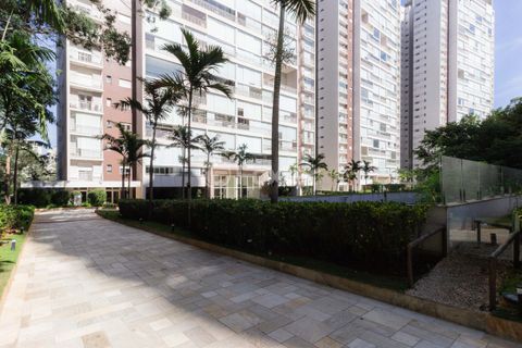 Image 23 - 313490