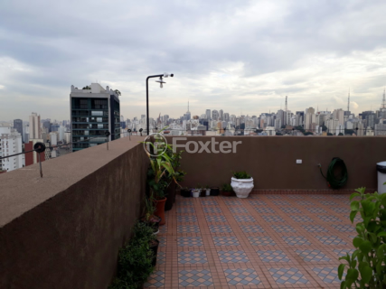Image 29 - 1015803