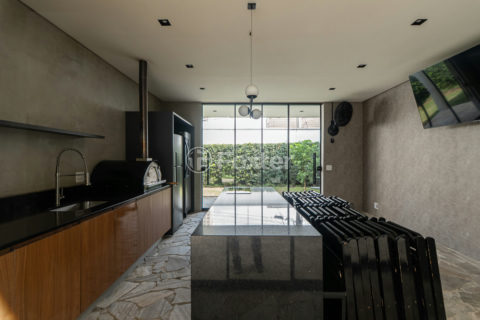 Image 7 - 1017407