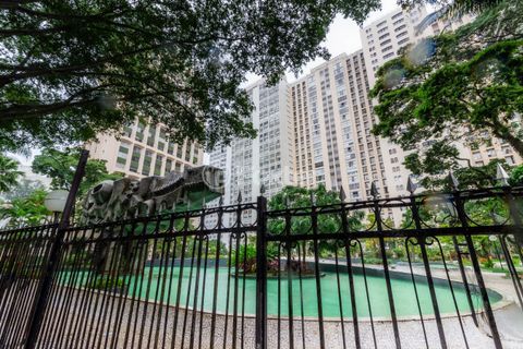 Image 18 - 318625