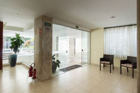Image 39 - 1004357