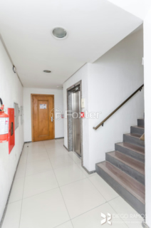 Image 33 - 916742