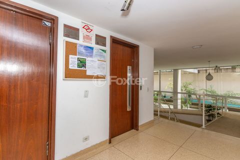 Image 37 - 837021