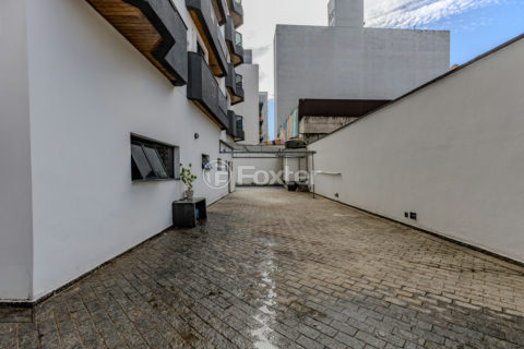 Image 24 - 1006659