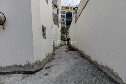 Image 27 - 1006659
