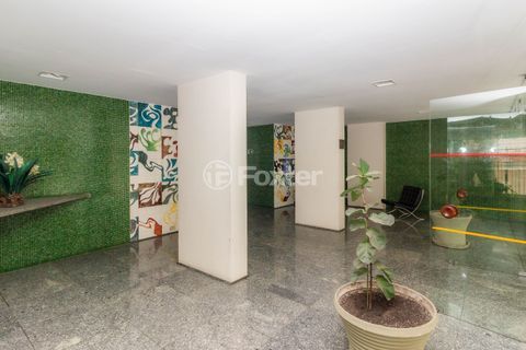 Image 30 - 326022