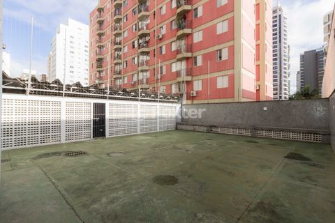 Image 44 - 812927