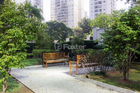 Image 26 - 870798