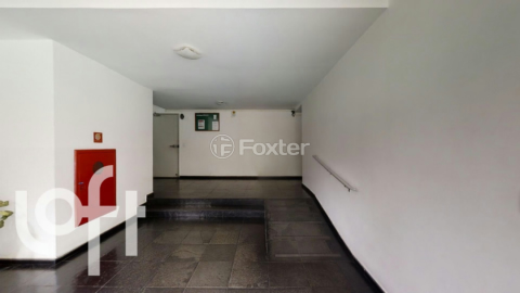 Image 7 - 879172