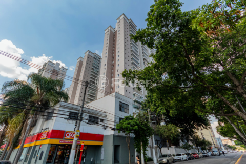 Image 9 - 884924