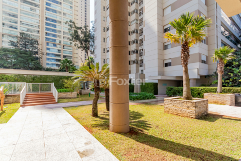Image 32 - 1028314