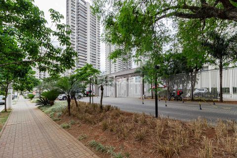 Image 38 - 930763