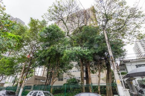 Image 42 - 332417