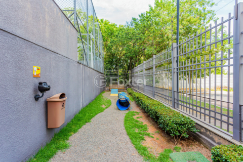 Image 79 - 877690