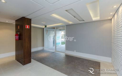 Image 34 - 1011118