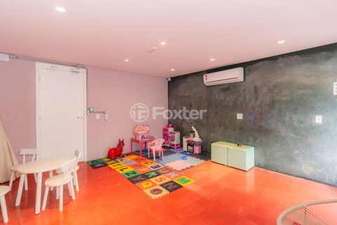 Image 30 - 322076