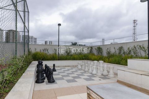Image 32 - 986120