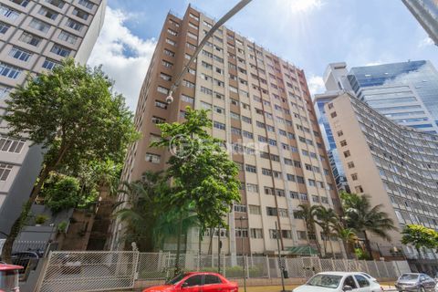 Image 8 - 1015918