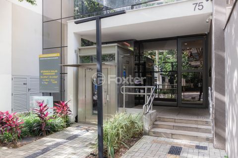 Image 32 - 867779