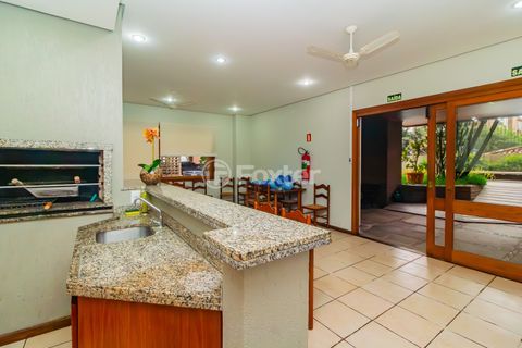 Image 18 - 1015411