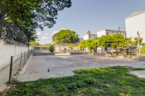 Image 24 - 215012