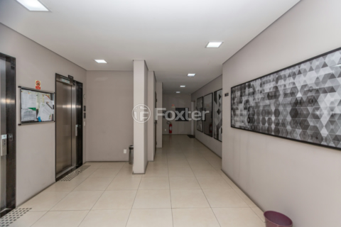 Image 33 - 1007043