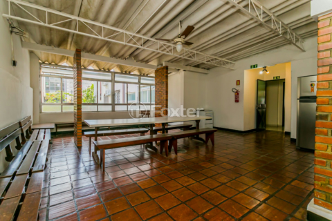 Image 35 - 1000559