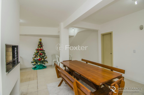 Image 33 - 1025050