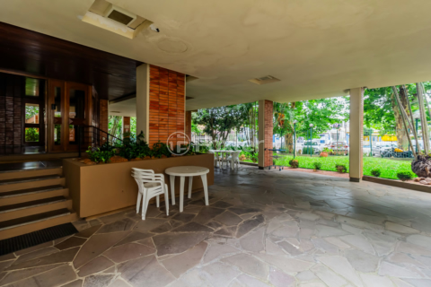 Image 37 - 1015416