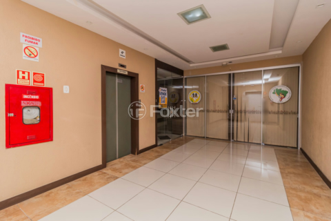 Image 17 - 1016844