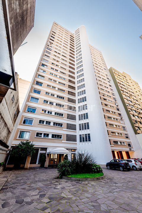 Image 34 - 747529