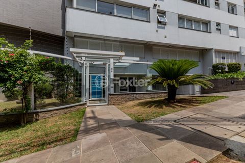 Image 10 - 895831