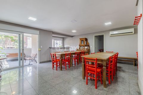 Image 19 - 895831