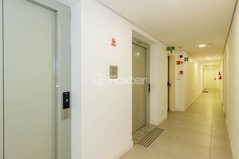 Image 29 - 371094