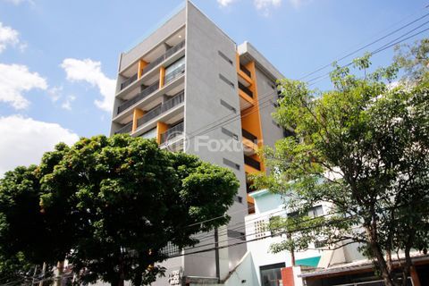 Image 11 - 586828