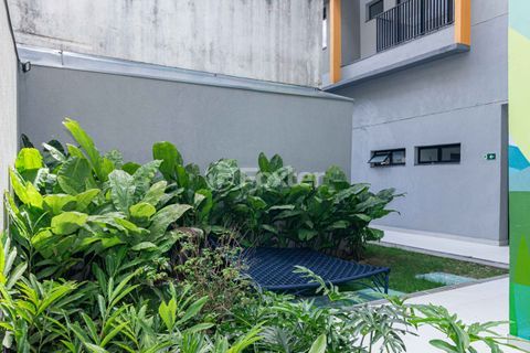 Image 18 - 586828
