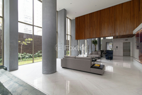 Image 37 - 923700