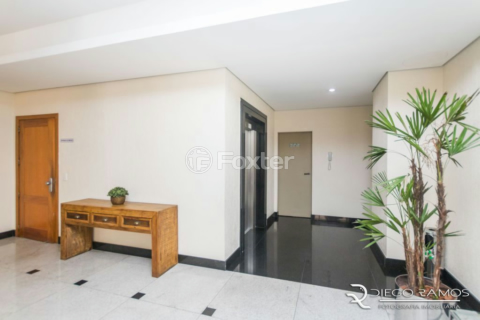 Image 37 - 986744